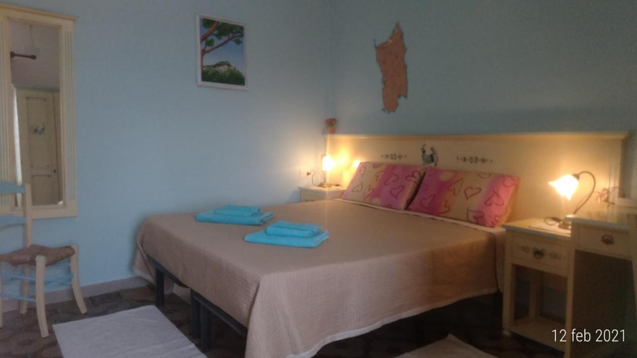 B&B Eleonora D'Arborea, Centro Storico Posada  Luaran gambar