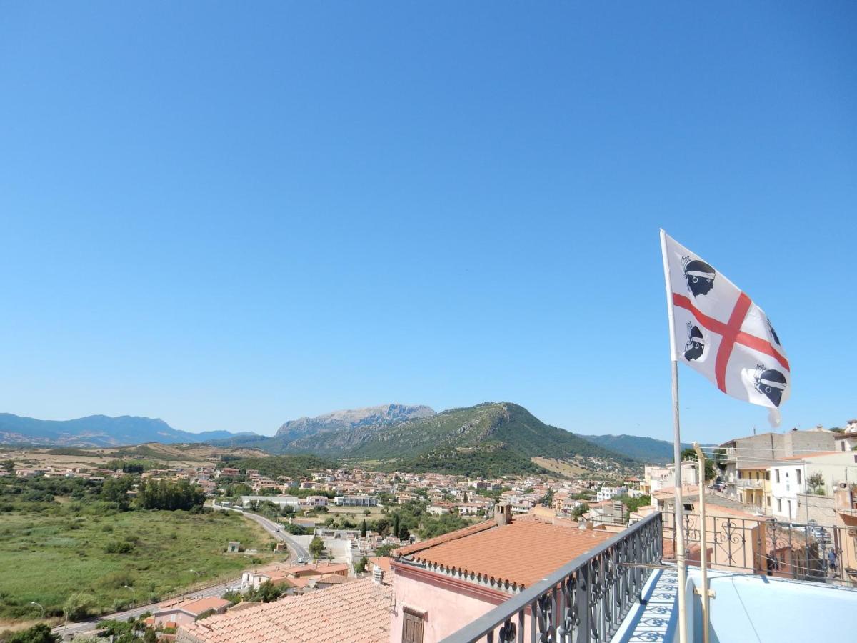 B&B Eleonora D'Arborea, Centro Storico Posada  Luaran gambar