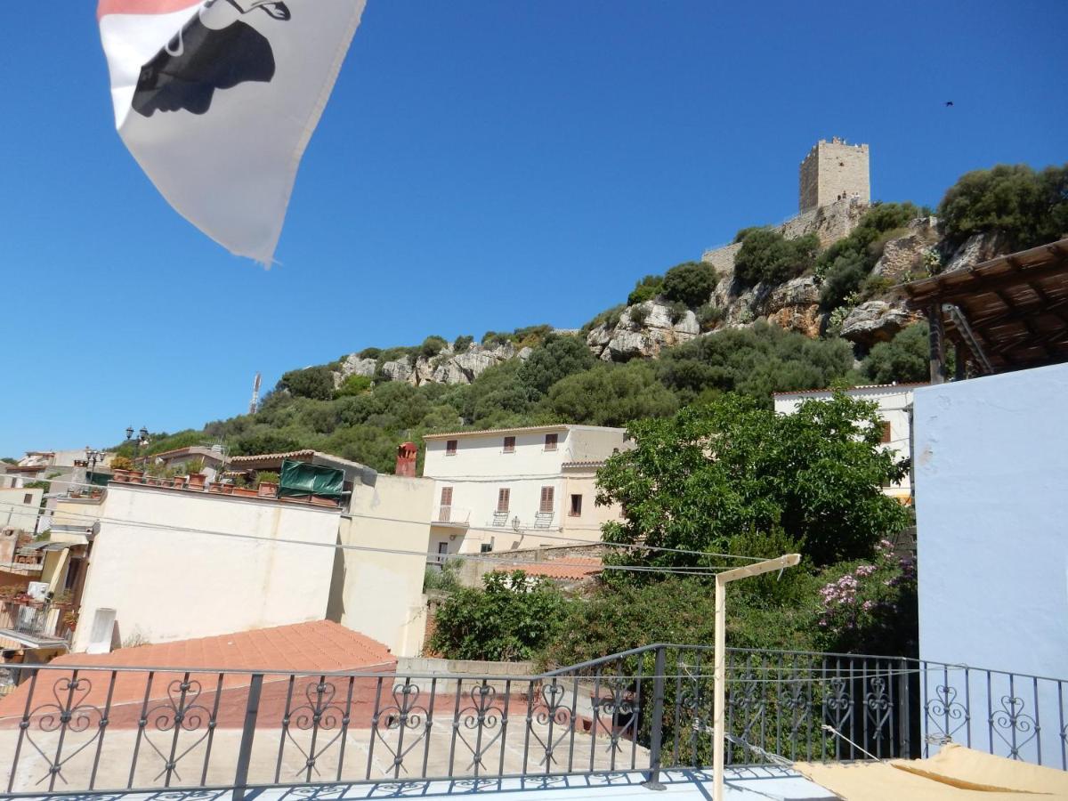 B&B Eleonora D'Arborea, Centro Storico Posada  Luaran gambar