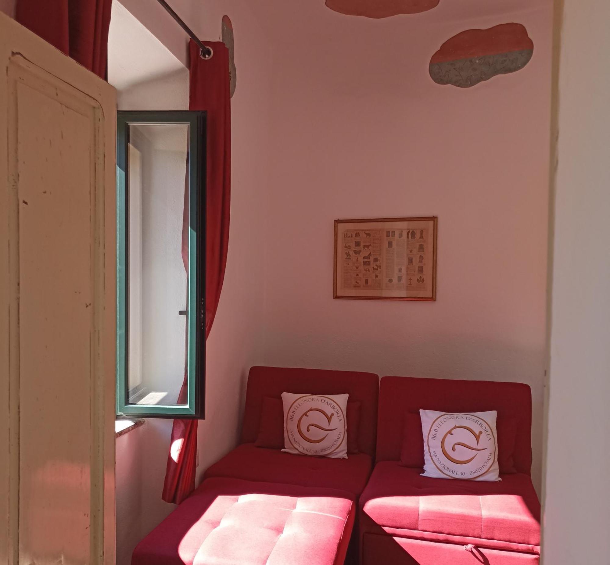 B&B Eleonora D'Arborea, Centro Storico Posada  Luaran gambar