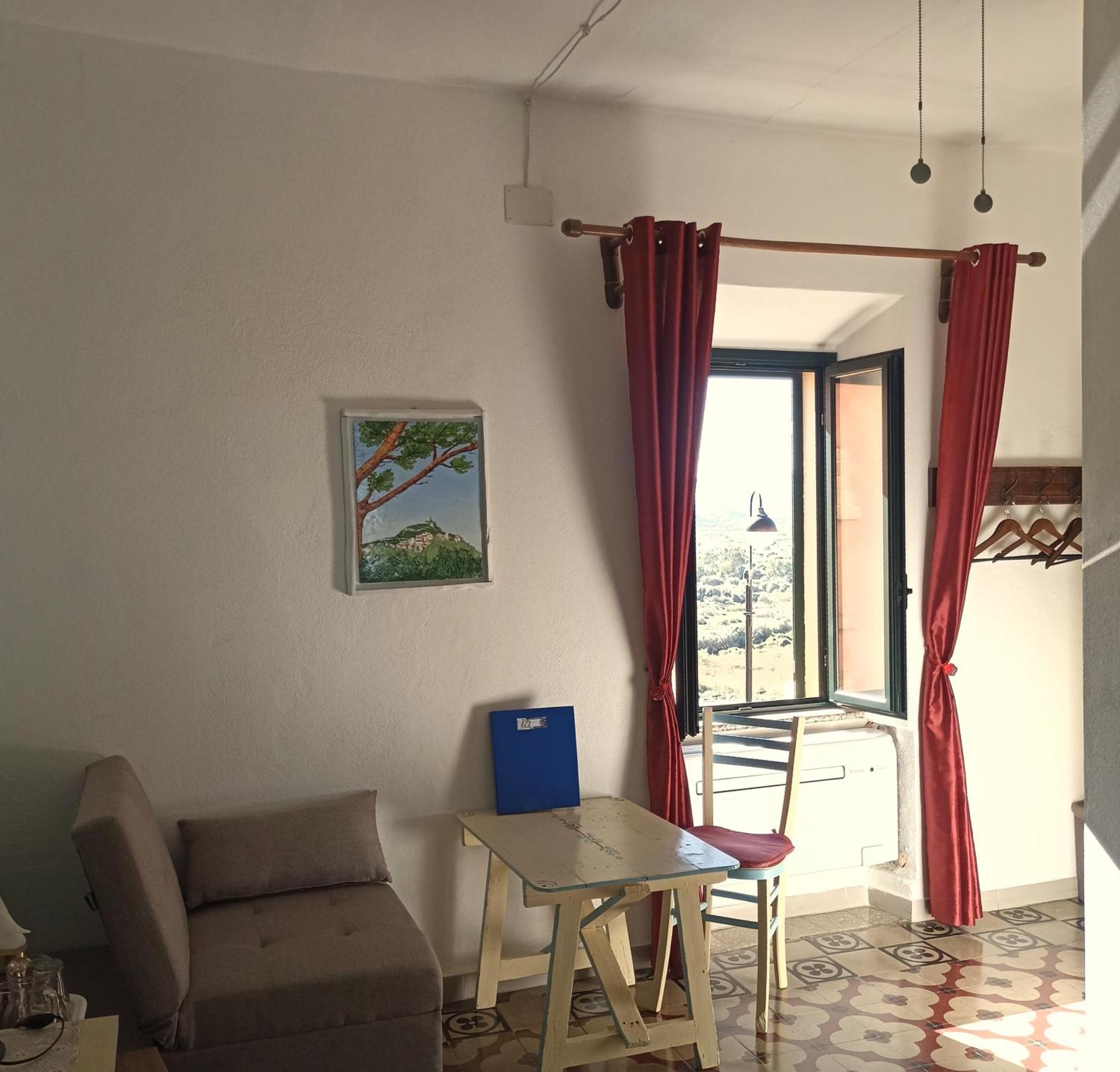 B&B Eleonora D'Arborea, Centro Storico Posada  Luaran gambar