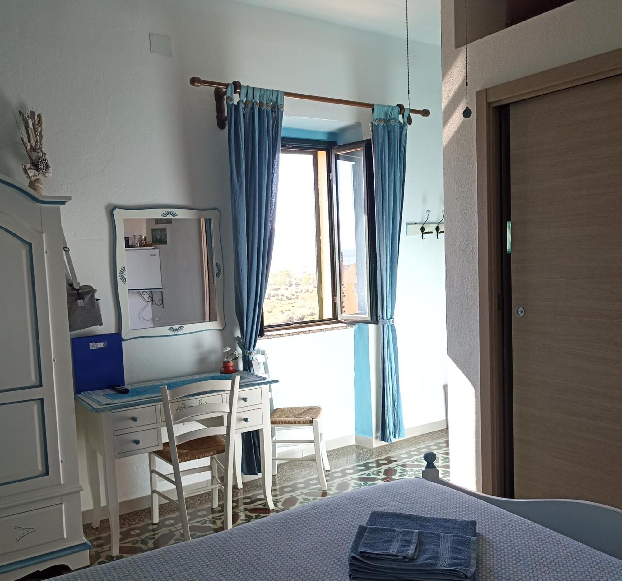 B&B Eleonora D'Arborea, Centro Storico Posada  Luaran gambar
