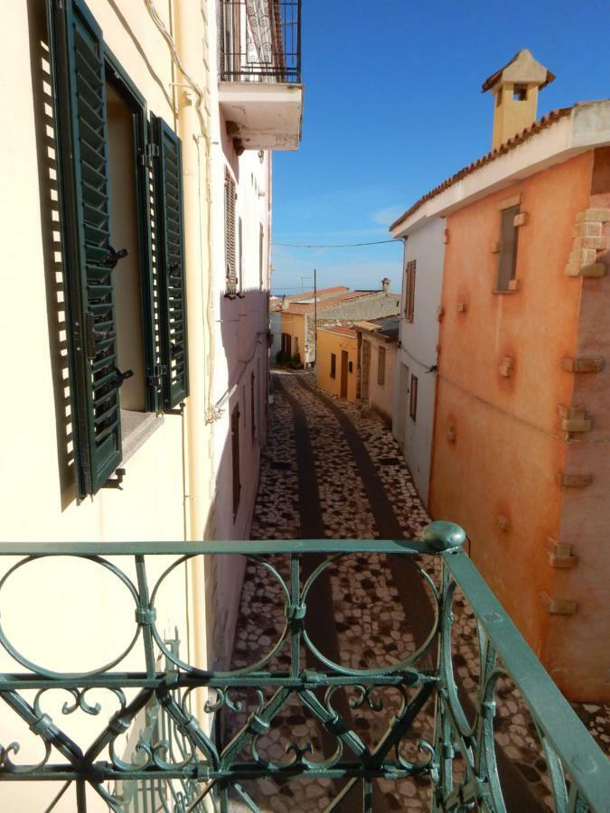B&B Eleonora D'Arborea, Centro Storico Posada  Luaran gambar